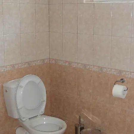 Konukevi Dimana 3*